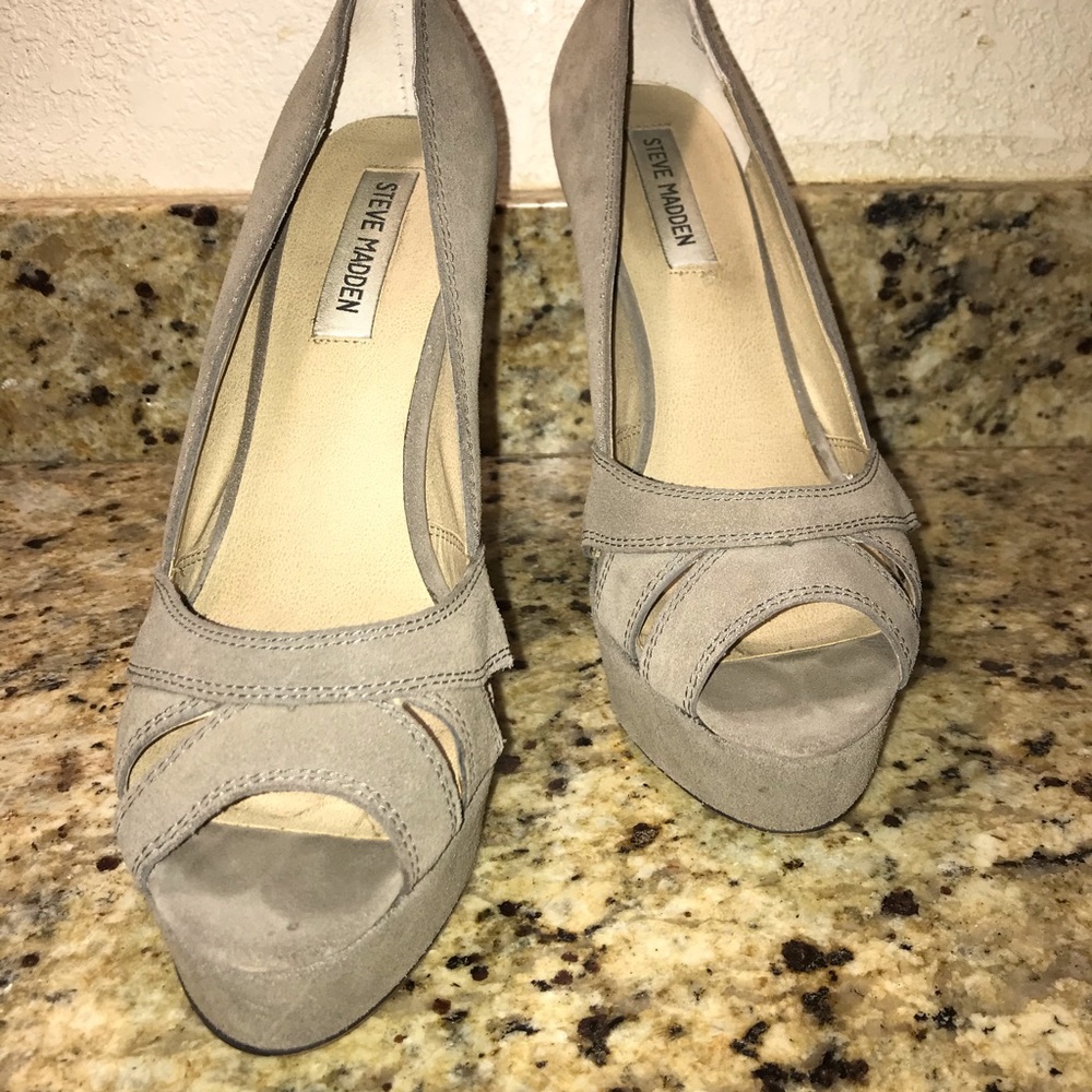 $130 Steve Madden P-Hayle Heels Gray Suede 9 EUC